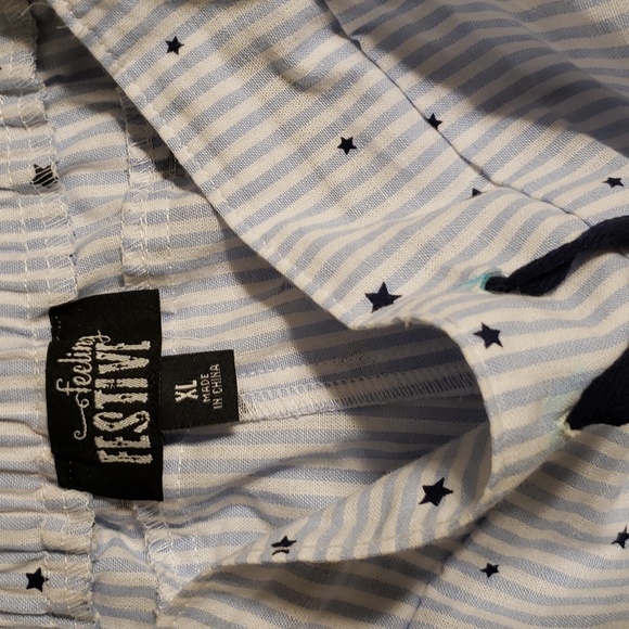 NWT Stars and stripes cotton shorts with elastic/drawstring waist.  Size XL - Picture 3 of 7